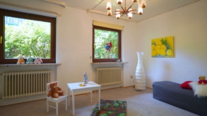 ...daneben das geräumige Kinderzimmer