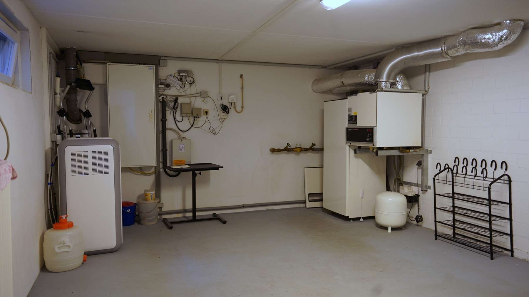 ...die Heizungsanlage und den Stromspeicher