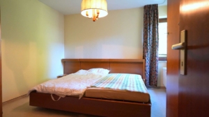 Genug Platz und Einbauschränke finden Sie im Schlafzimmer