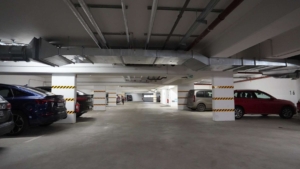 Ein Kellerraum und ein Platz in der Tiefgarage runden das Angebot ab