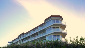 das wie ein Kreuzfahrtschiff gebaut ist