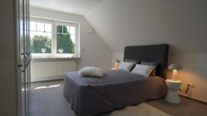 Die 3 Zimmer im Obergeschoss sind großzügig...