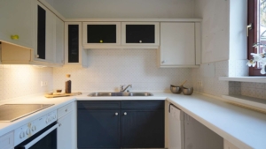 Im Erdgeschoss finden Sie noch eine geräumige Küche zum Zaubern von Gerichten....