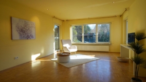 ...mit viel Platz im Wohn-/Essbereich