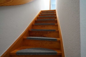 Über die Holztreppe...