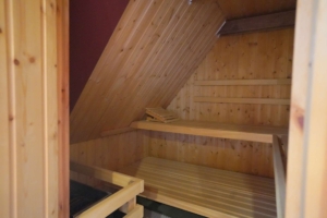 ...zur Sauna im Spitzboden