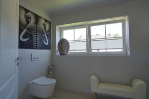...zum 12m² großen Badezimmer...