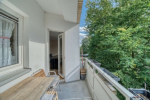 ...zum Balkon...