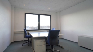 Büro mit 3 Arbeitsplätzen...
